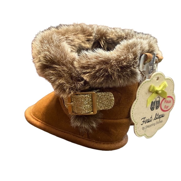 {First Steps} Faux Fur Boots Stage 1 shoes size 0-3 Months - Picture 4 of 5